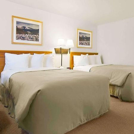 Magnuson Hotel Park Vue Ely Exterior foto