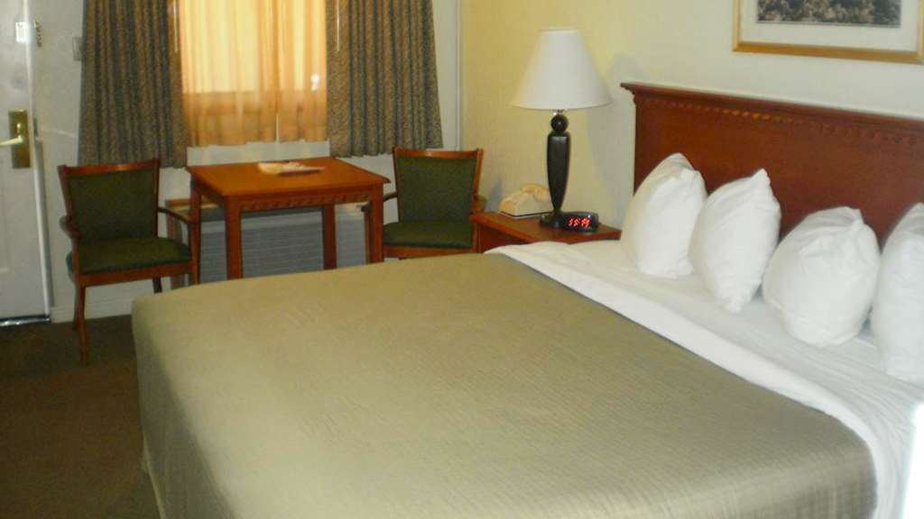 Magnuson Hotel Park Vue Ely Zimmer foto